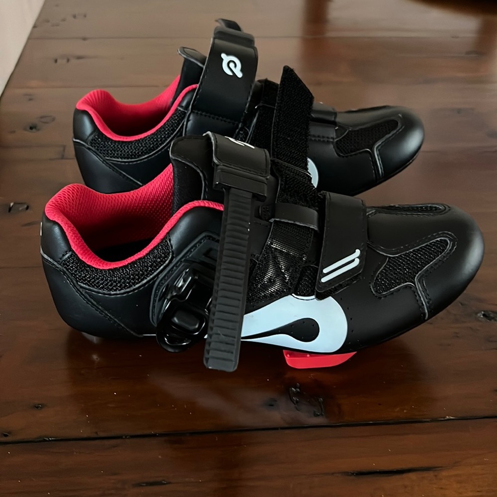 Women’s Peloton Cycling Shoes Size 36 (Size 5) w/ Delta Cleats Included
